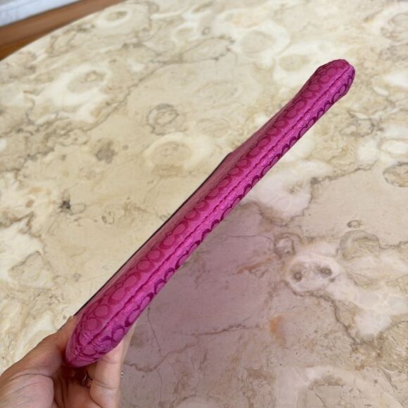 Coach Mini Signature Ipad Tablet Padded Zippered Sleeve Authentic Fuchsia - Picture 6 of 10